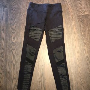 Alo Moto leggings- great condition!